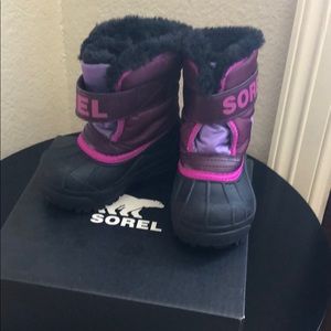 Sorel kids snow shoe, size 7